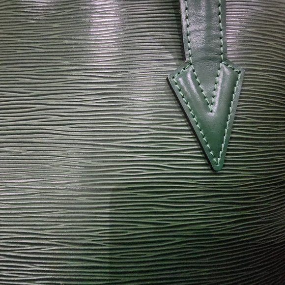 VV Good Used Condition Authentic Louis Vuitton Epi Leather Shoulder Bag - Picture 2 of 16